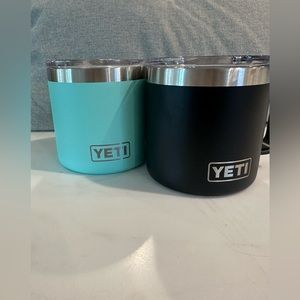 Set of 2 Yeti Coffee Mugs. 14oz Seafoam and Black. Excellent condition.